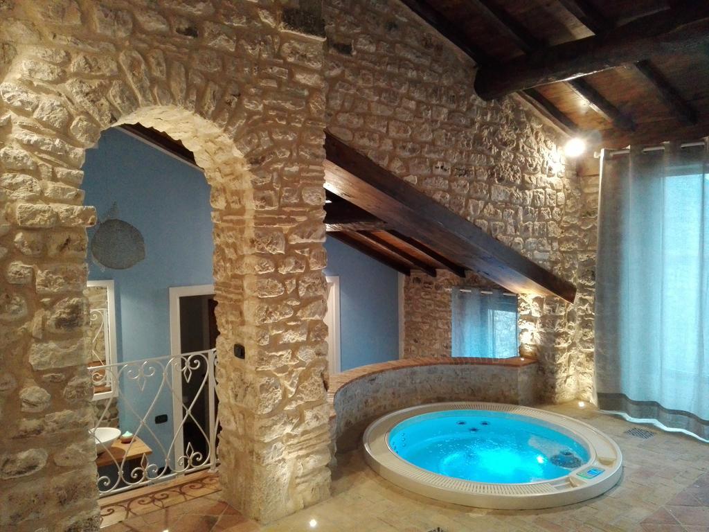Locanda Il Falco Nero Fumone ภายนอก รูปภาพ