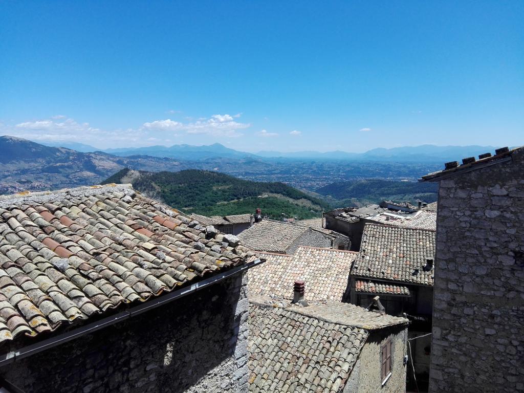 Locanda Il Falco Nero Fumone ภายนอก รูปภาพ