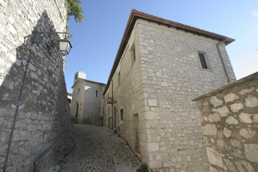 Locanda Il Falco Nero Fumone ภายนอก รูปภาพ