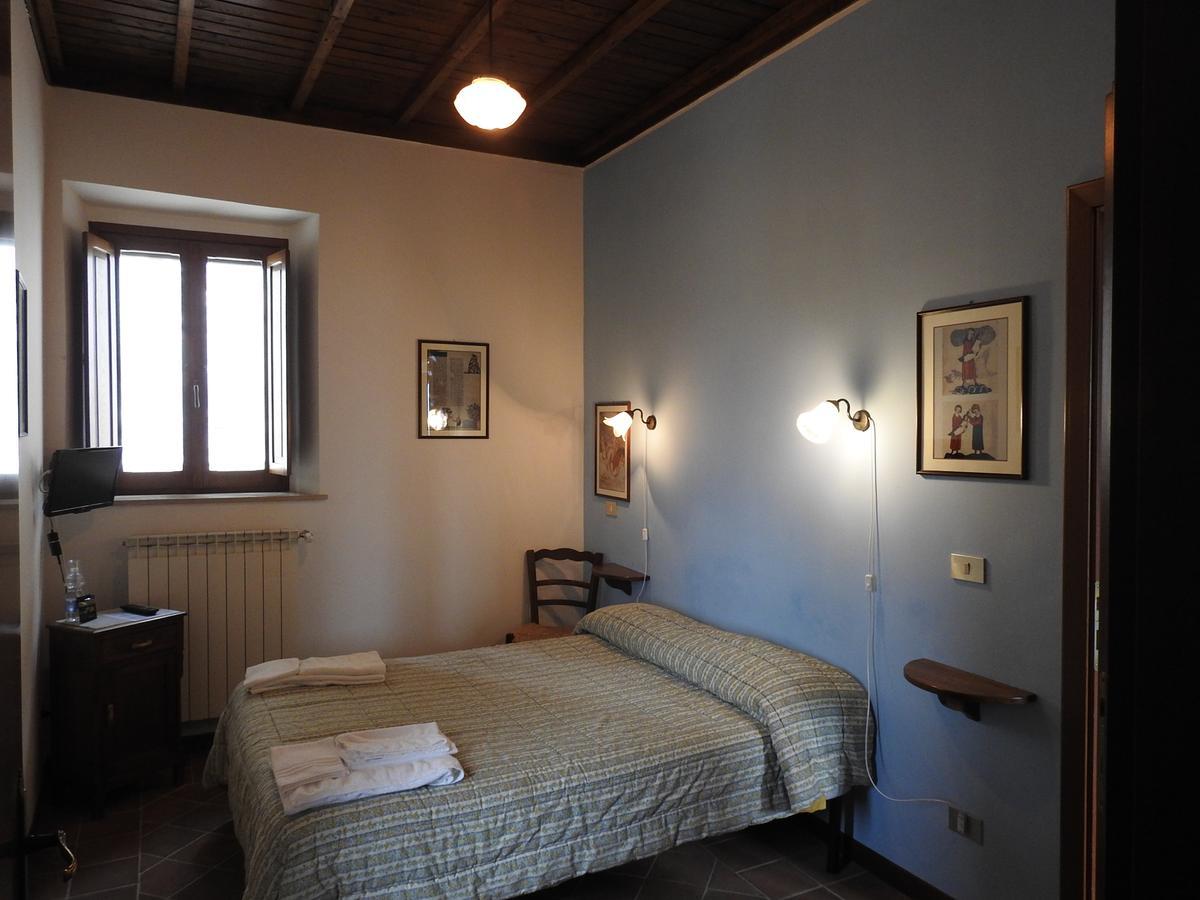 Locanda Il Falco Nero Fumone ภายนอก รูปภาพ