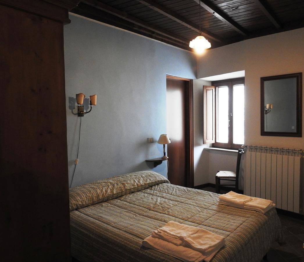 Locanda Il Falco Nero Fumone ภายนอก รูปภาพ