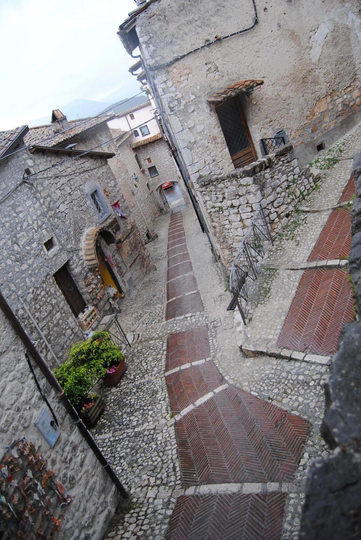 Locanda Il Falco Nero Fumone ภายนอก รูปภาพ
